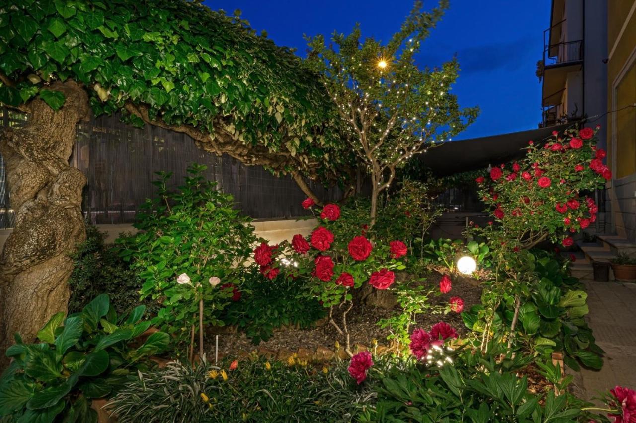 Casa Mirko - Con Stazione Ricarica Auto Elettriche Parcheggio Privato Auto Moto Biciclette Bed & Breakfast Arezzo